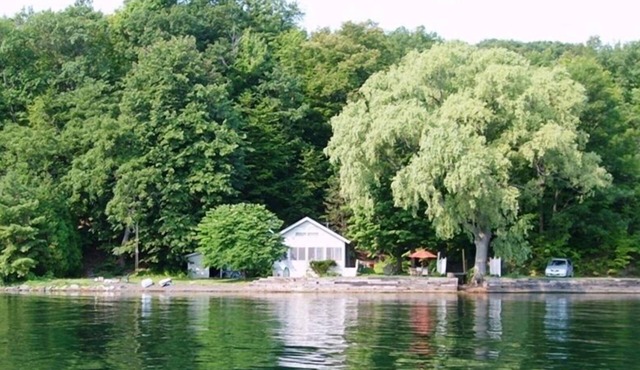 200 feet of level lake access.