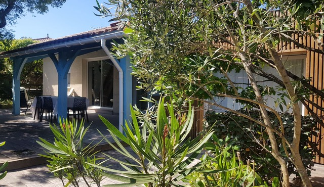 200 m from Moliets beach, house sleeps 8, 2 terraces, 2 shower rooms, WI-FI