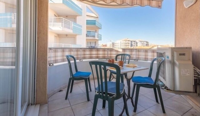 200 m from the sea | in the center | parking