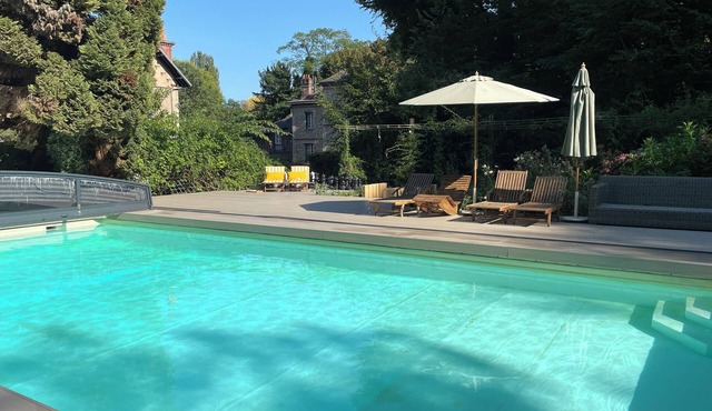 200 M2 Dreamhouse for 10 with private pool and garden in beautiful park