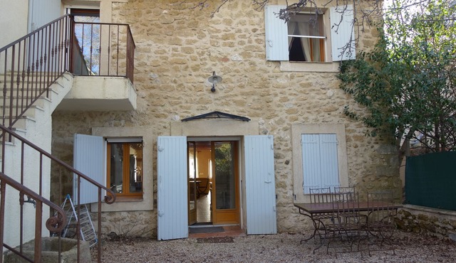 200 m² farm at the foot of the Luberon with swimming pool