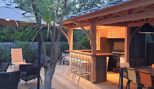 200 meters from the beach: VILLA IN THE CENTER of Cap Ferret, beautiful garden with trees