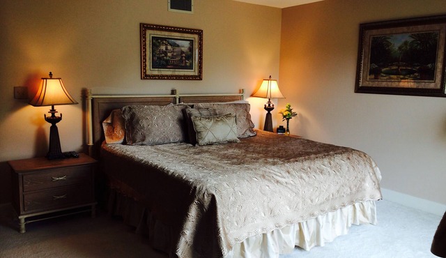 200 STEPS Bed to BEACH OCEANFRONT LUXURY 6 Guests. PREMIER PROPERTY and HOST