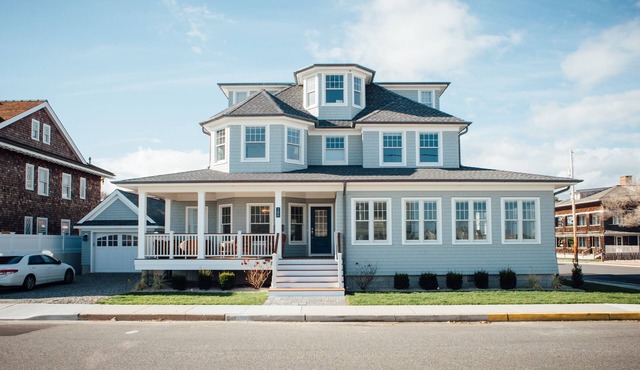 200 Yards from Beach Entrance