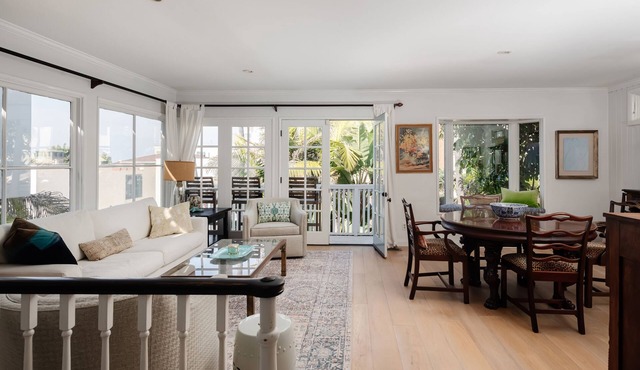 200 Yards to the Beach! Charming/Coastal Furnished Family Stay on Walk-Street!