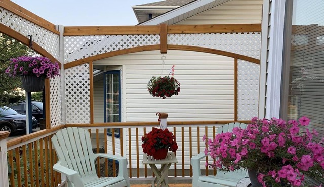 2000 Sq Ft 2-story House With a Nice Host