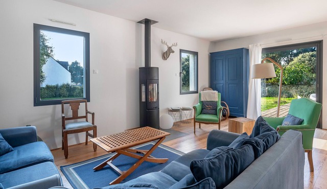 200m from beach, house for 6 adults 4 children