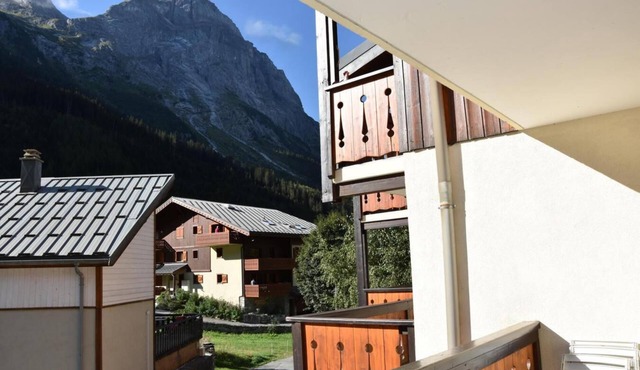 200m from ski slopes, 2nd floor, balcony, tv, ski locker, 44m², Pralognan-la-Vanoise