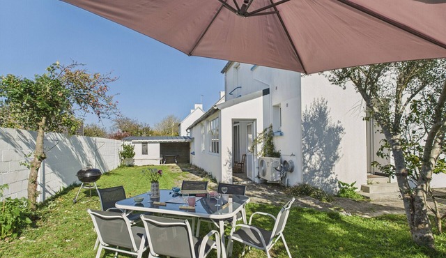 200m from Langoz beach - House for 10