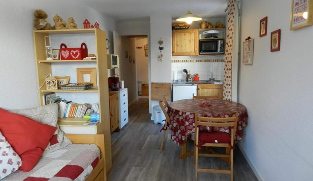 200m from resort center, view valley/ski slopes, parking, ski locker, 21m², Les 7 Laux