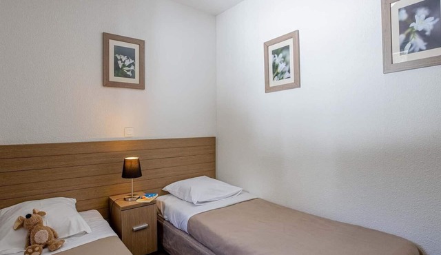 200m from resort center, swimming pool, sauna, balcony, tv, ski locker, 42-44m², Flaine