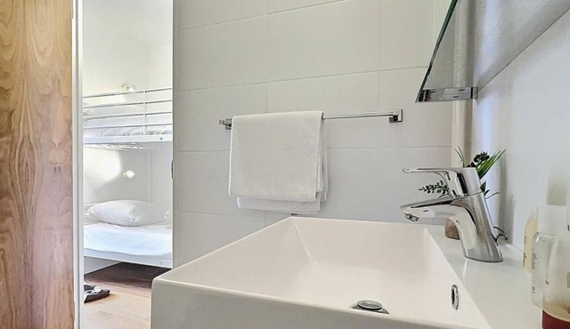 200m from ski slopes, 4th floor, view mountain, balcony, tv, ski locker, 20m², Tignes