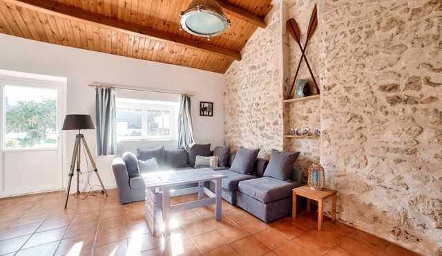 200m from the beach, garden, 6 adults 2 children