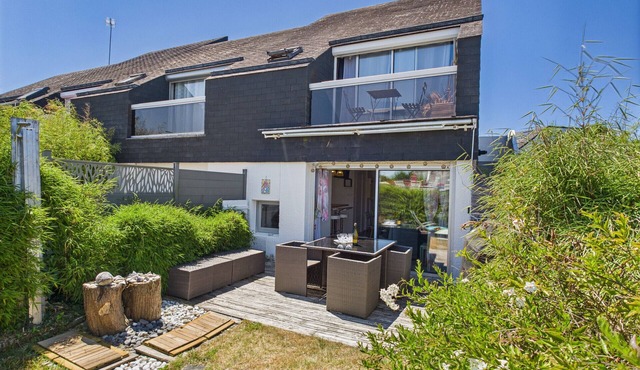 200m from the beach – 2 adults and 2 children