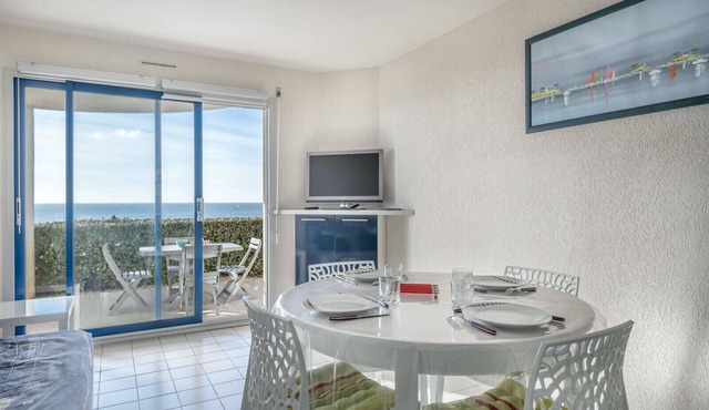 200m from the beach, seaview for 4
