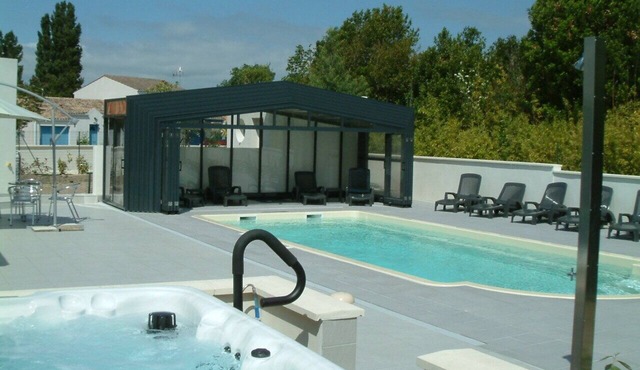 200m from the ocean, villa "Lupin" in residence with swimming pool . : Les Thalassiles