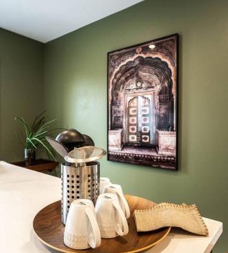 201 - Comfy Spacious 2BR Apt with Gym, Parking, DT&Airport