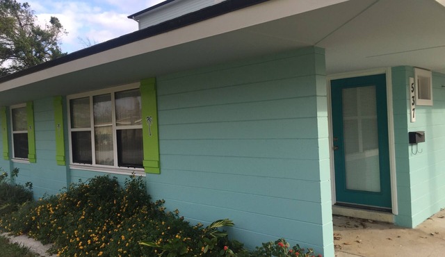 2018 remodeled Beach Palm Bungalow-Walk to the Bch(5 blocks)/Pier to fish/surf