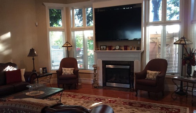 2019 Canadian Open Bungalow on private street - 5 mins from Hamilton G&CC