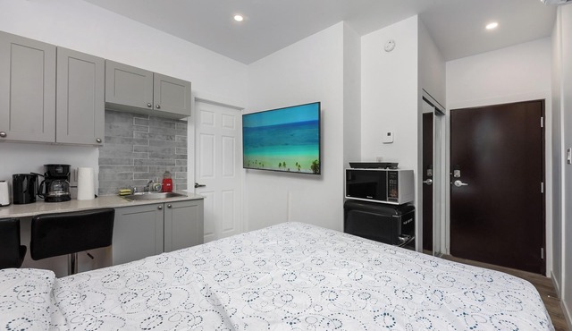 #202 Downtown's Exquisite Luxury Studio