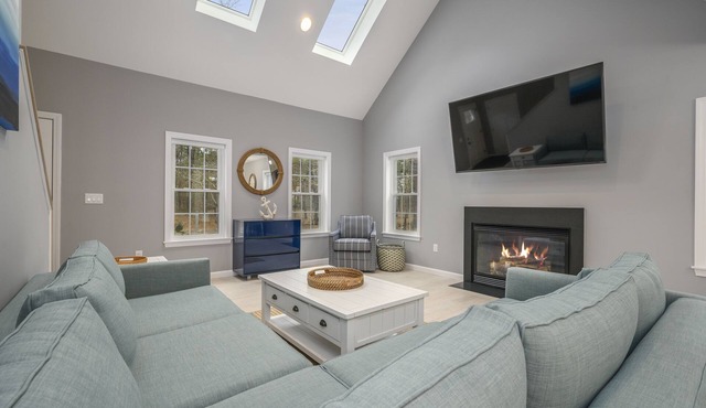 2021 CONSTRUCTION 3BR 3BA, close to Bike Trail & Beaches. Central AC Eastham