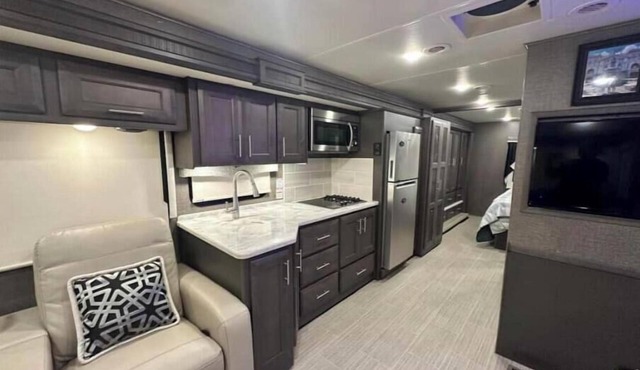 2021 Thor Motor Coach Challenger
