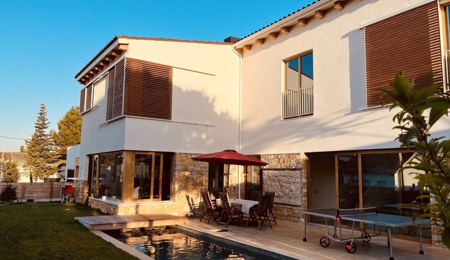 2022 built luxury villa with high ceilings in tranquil area with pool