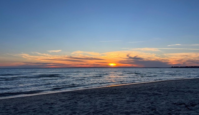 2023 New Construction-Walking Distance to Beach, Downtown, MV Ferry. 3BR-2.5 BA.