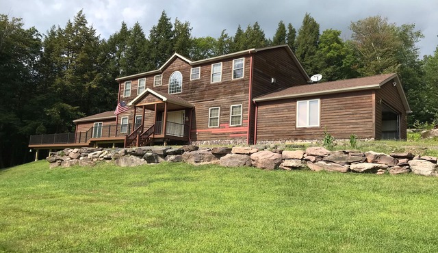 2023 renovated 5 bedroom house hunter/windham 9 foot ceilings -cable/WIFI
