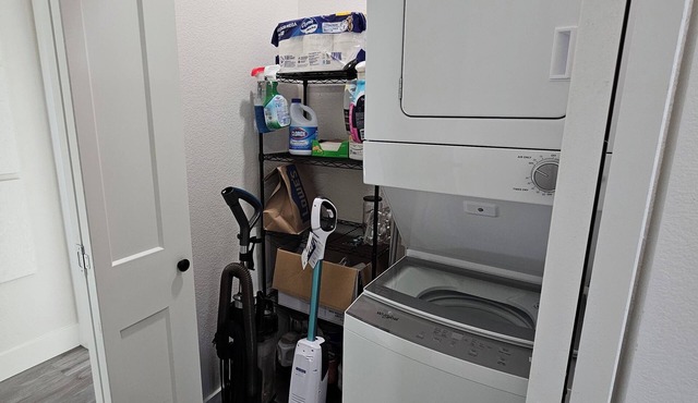 2024 Custom Home: 2 bed, 2 bath Pop Art Hidden Cottage with EV Charging