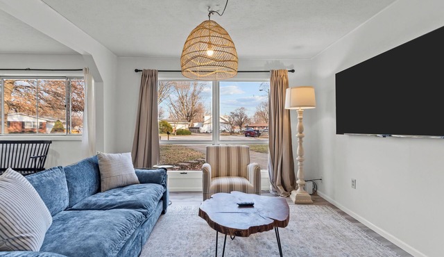 2024 New 3-bedroom house with WiFi, AC in Kokomo