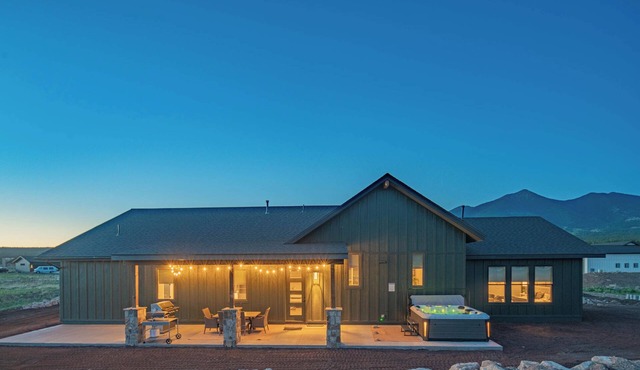 2024 New Luxury Mt Home @ Base of Snowbowl w/Hot Tub on 2 Acres