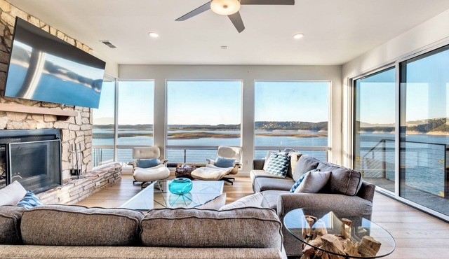 2024 Newly Renovated - NEW PHOTOS - Private dock in the water, 2 Master Bedrooms