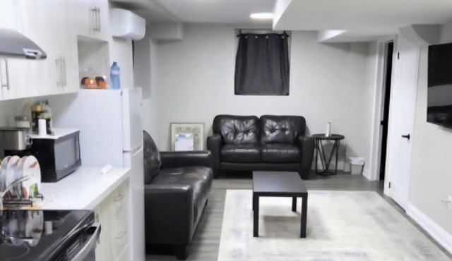 2025 built, 2 bed 2 bath independent lower unit apartment near Niagara falls