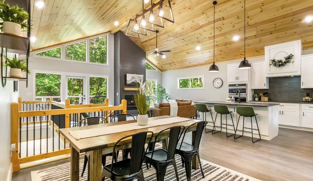 2025 Built, Family Friendly w/Fire Pit + Game Room + 5 TV's + Comfortable Beds