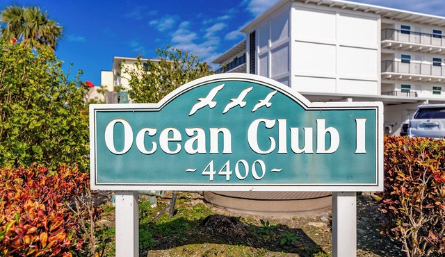 2025 Discounts! Lovely and Updated Unit Steps from the Ocean and Heated Pool