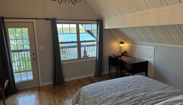 2025 Vacation Rental of the Year cottage completely surrounded by water!