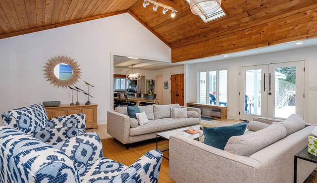 (2026 OPEN!) Gorgeous Harbert Home Close To Beach!