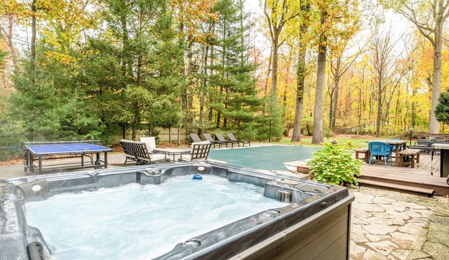 (2026 OPEN!) Lakeside Home With Pool & Hot Tub! Close To Beach!