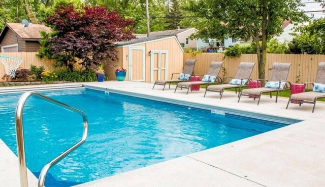(2026 OPEN!) NEW BUFFALO HOME WITH PRIVATE HEATED POOL!