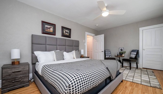 2026 OPEN! Three Oaks Multi Unit (2 Night Summer Min)