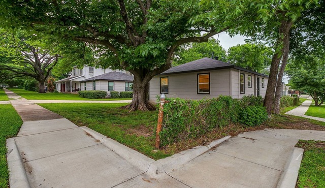 2026 Renovation, 5 minutes from Dickies Arena, 9 minutes to downtown and TCU