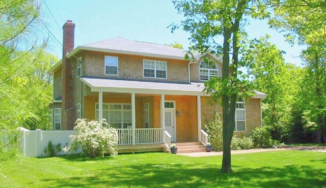 2026 Summer Rental Available in East Hampton. Private Bay Beach Community!