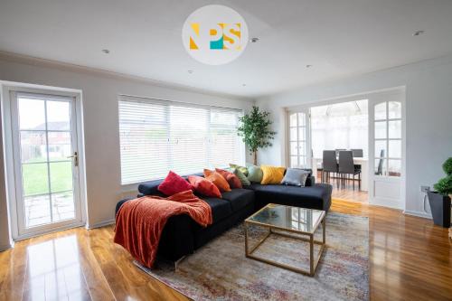 2026 Traveller Award Winner, The Laurels - HS2 Contractors, NEC, BHX, Free Parking