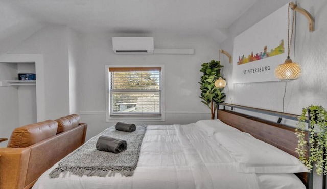 2027 #3 · #3 Grand Central Honeymoon APT *Pets* *2nd Floor*