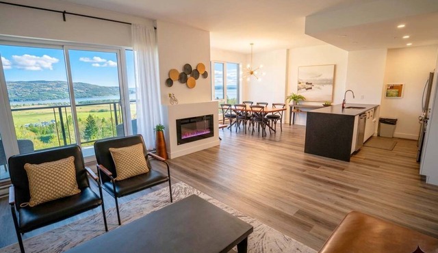 203 | Luxury Coffee Bean Condo | Pool & View