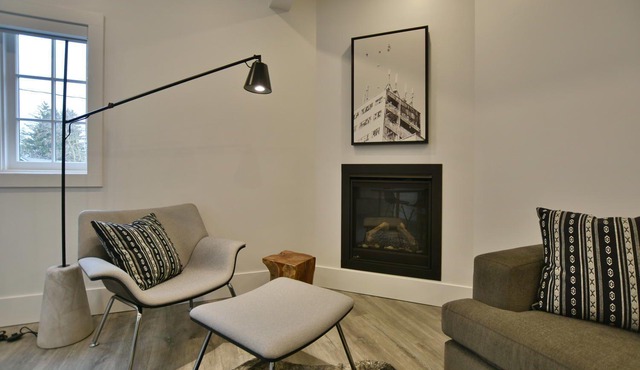 204, 1 Bedroom - Downtown Collingwood, Luxury Boutique Hotel.