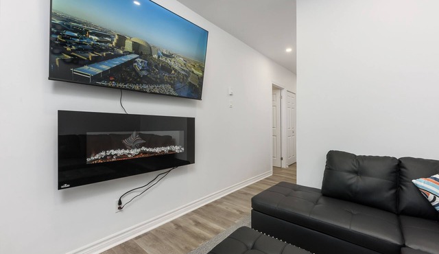 #204 Downtown One bedroom Loft in with free parking