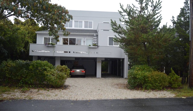 207 Lincoln Avenue - 1 Block To The Beach!