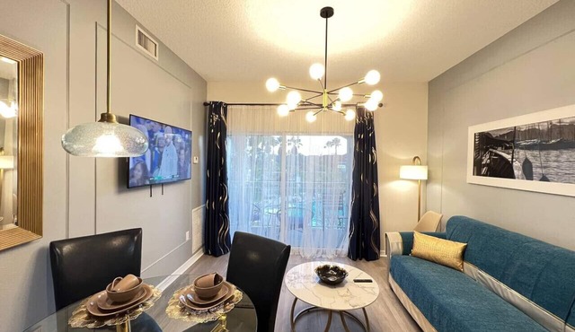 207-S Luxury King Suite Universal/Disney Epic